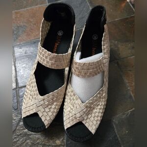 NEW Bernie Mev Woven Platform Sandals